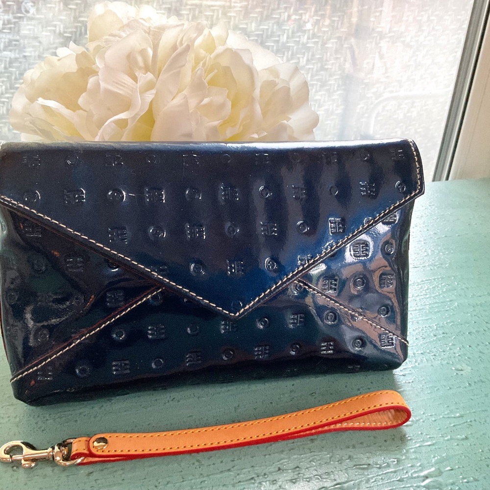 Arcadia Patent Navy Blue patent leather wristlet clutch “Like New”